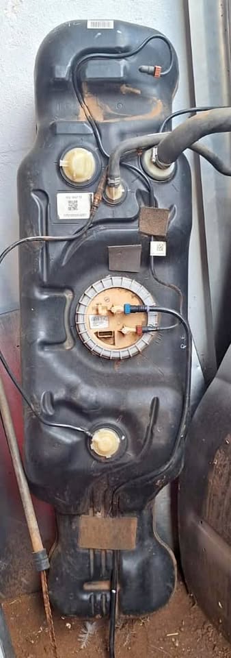 Ford Ranger T6/T7 Fuel Tank With Pump For Sale - Private Seller Ford Ranger T6/T7 Fuel Tank With Pump For Sale - Private Seller