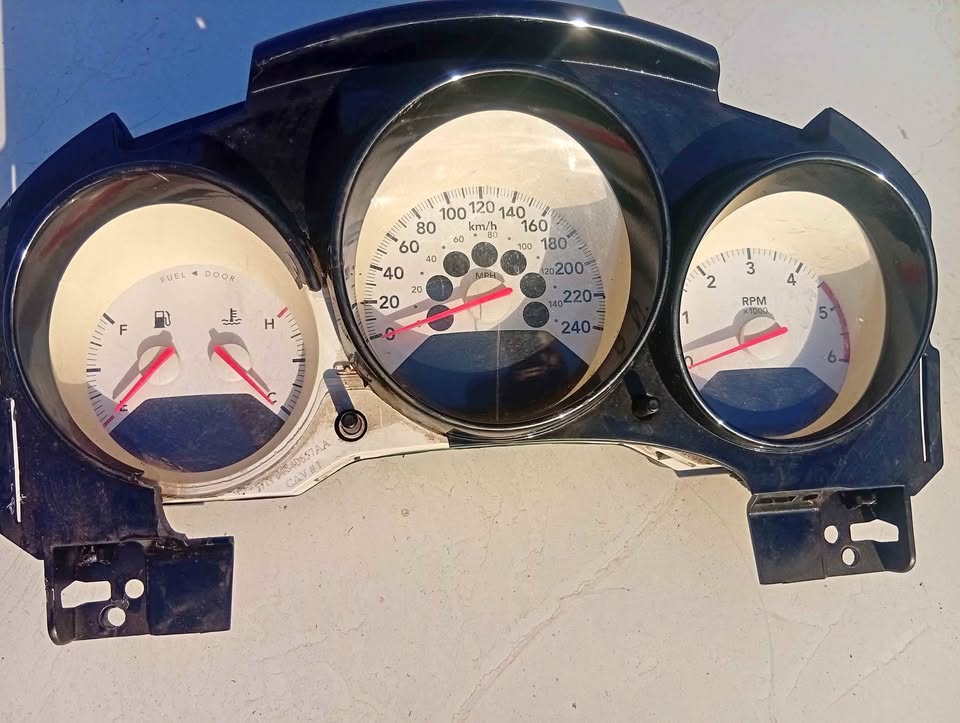 Dodge caliber 2.0 cluster for sale