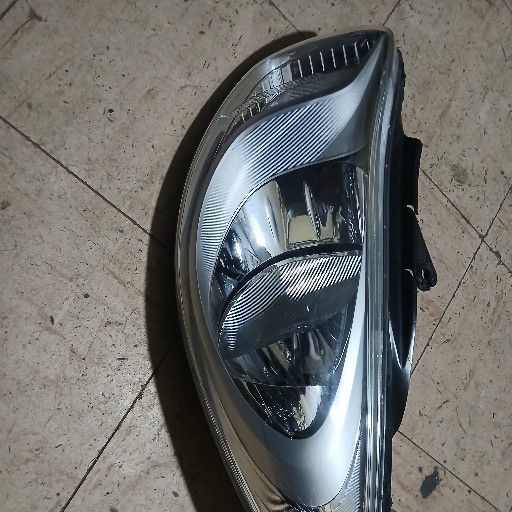 Hyundai i10 headlight - Private Seller