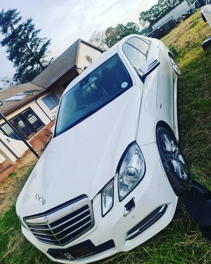 STRIPPING MERCEDES BENZ FOR SPARES AND - Private Seller STRIPPING MERCEDES BENZ FOR SPARES AND - Private Seller