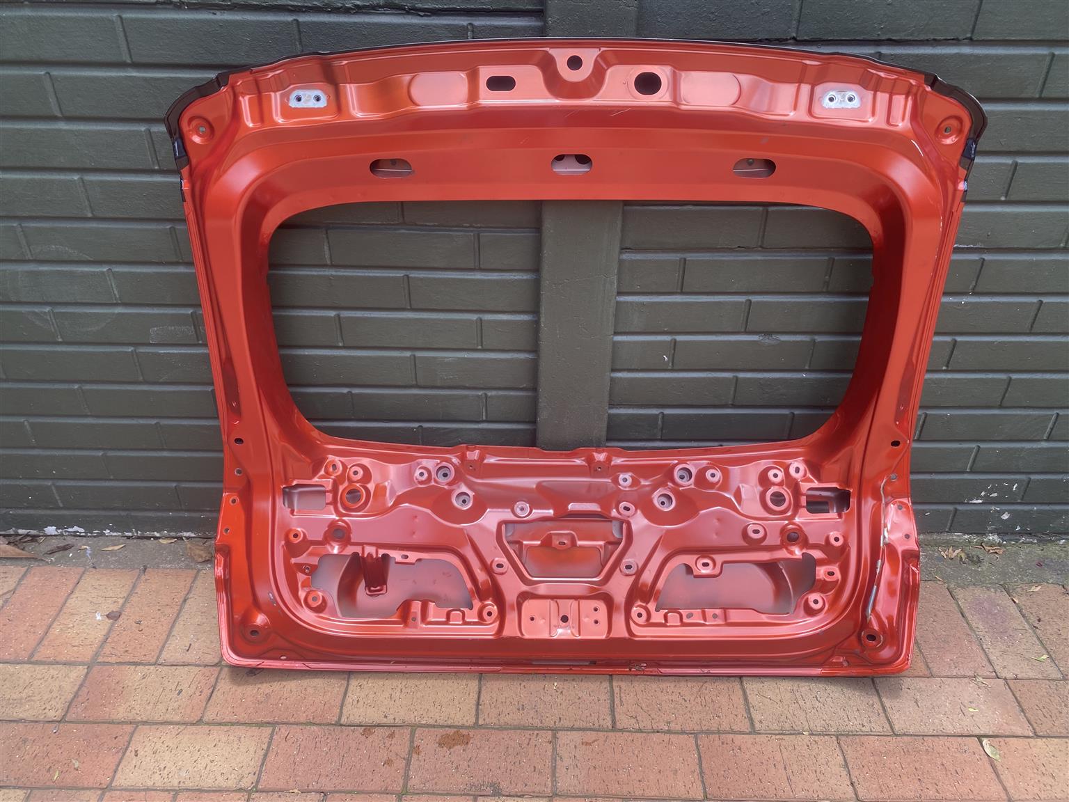 2025 SUZUKI FRONX TAILGATE SHELL FOR SALE. IN EXCELLENT CONDITION - Private Seller