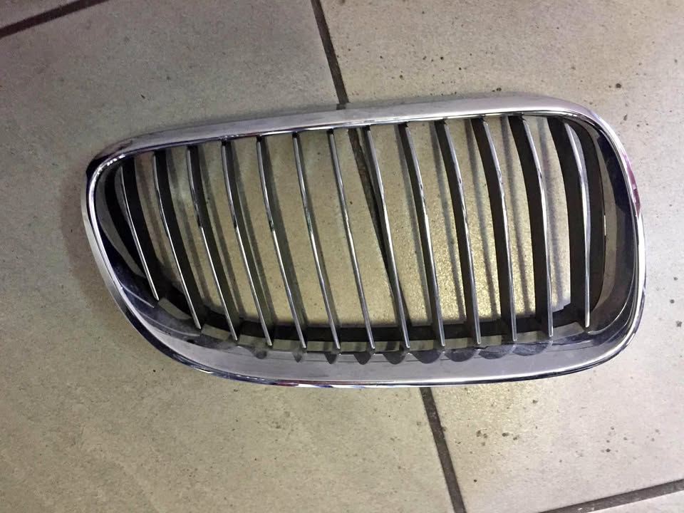 BMW E60 grill for sell in good condition nice and clean - Private Seller BMW E60 grill for sell in good condition nice and clean - Private Seller
