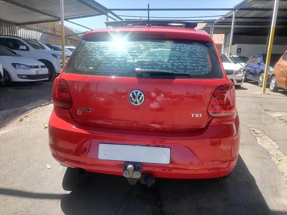 2014 Volkswagen polo TSI 1.2 sunroof and leather seat