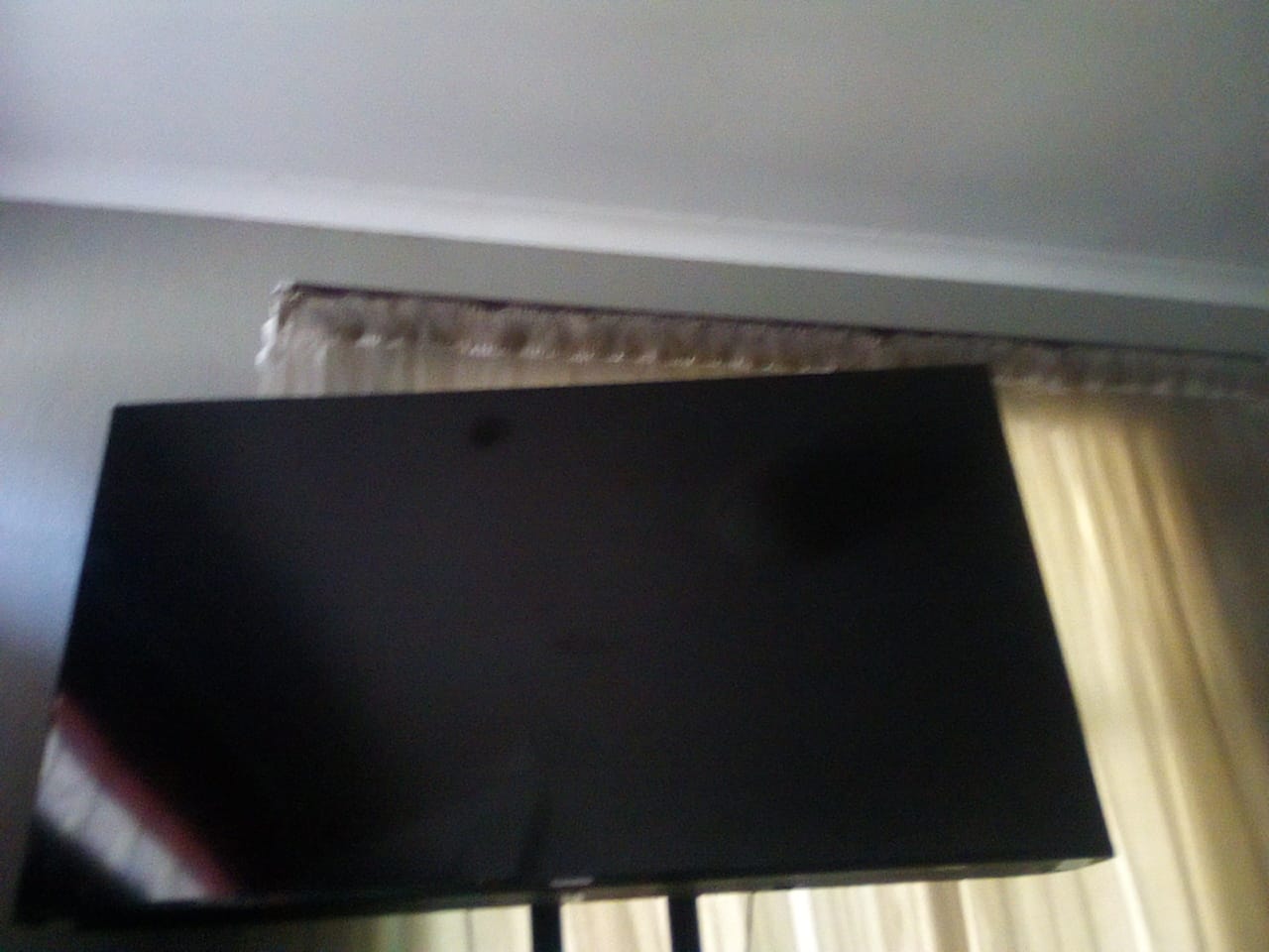 65 inch Telefunken smart TV 65 inch Telefunken smart TV