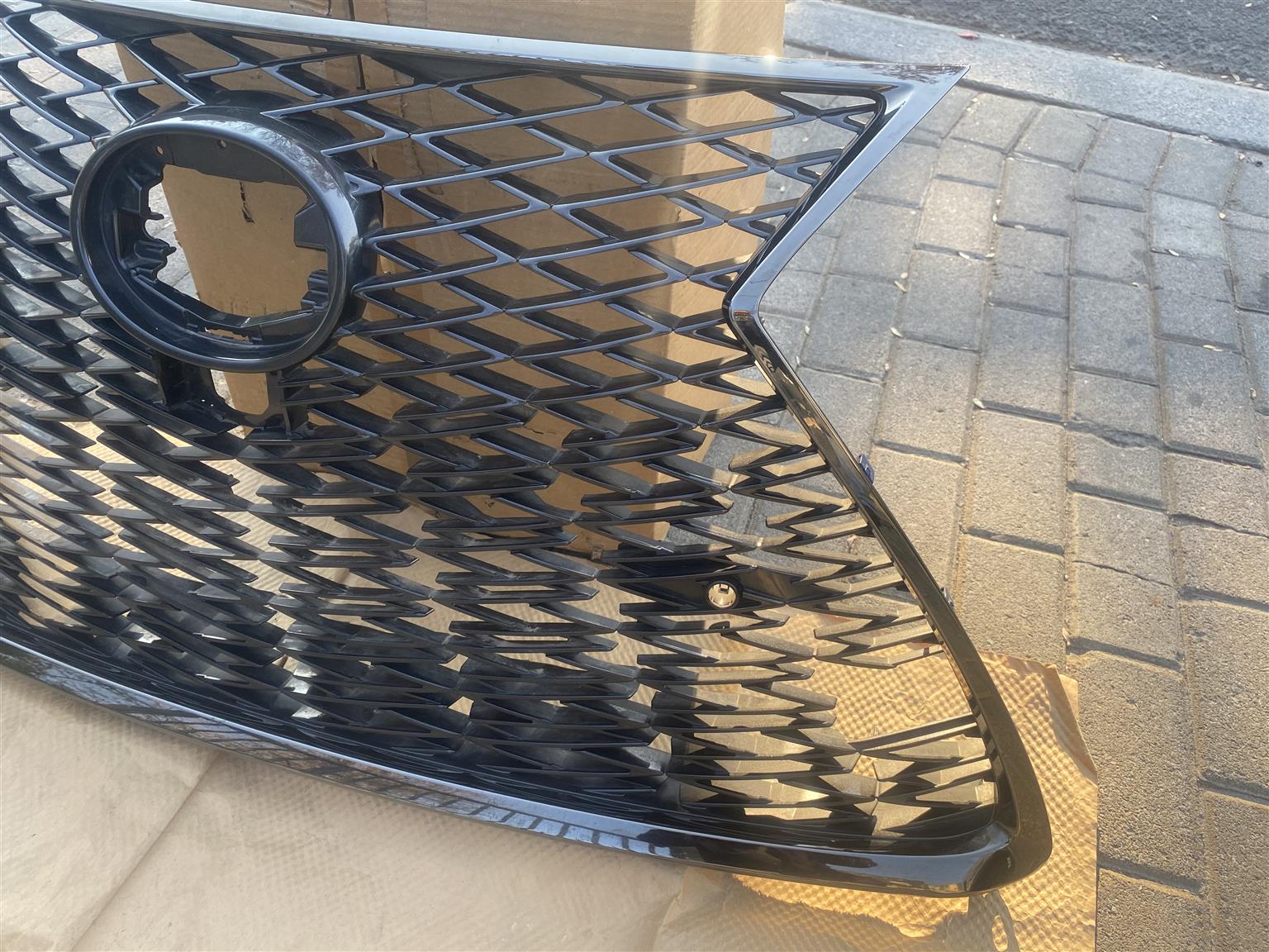2020 LEXUS NX300 F-SPORT RADIATOR GRILLE FOR SALE. IN PRISTINE CONDITION