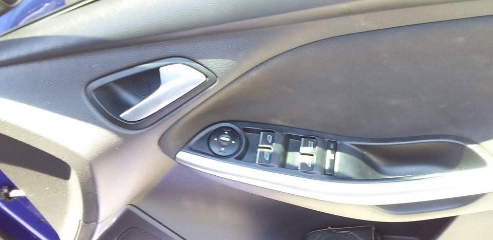 2012 Ford Focus ST manual 2012