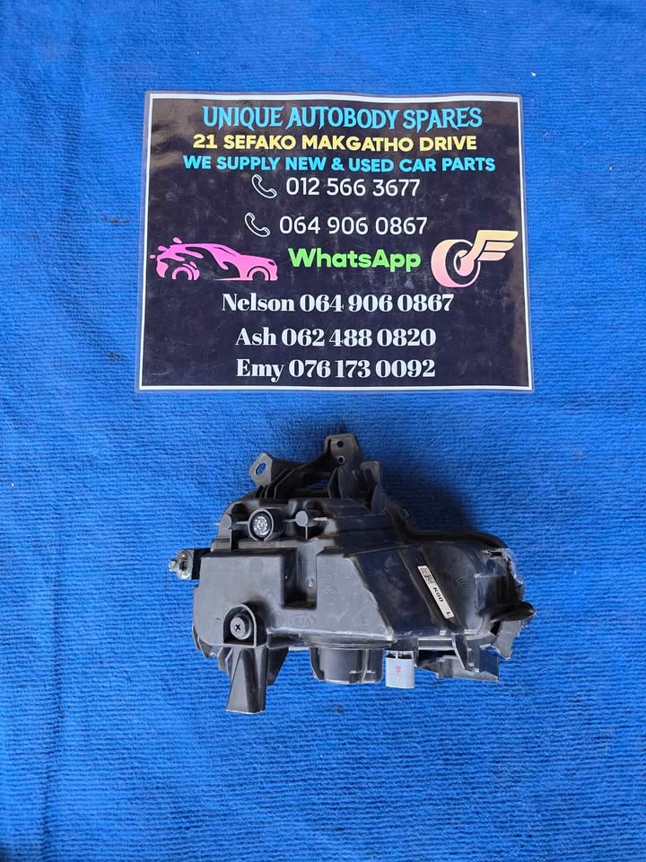 Kia Carnival Left Fog Light - Private Seller