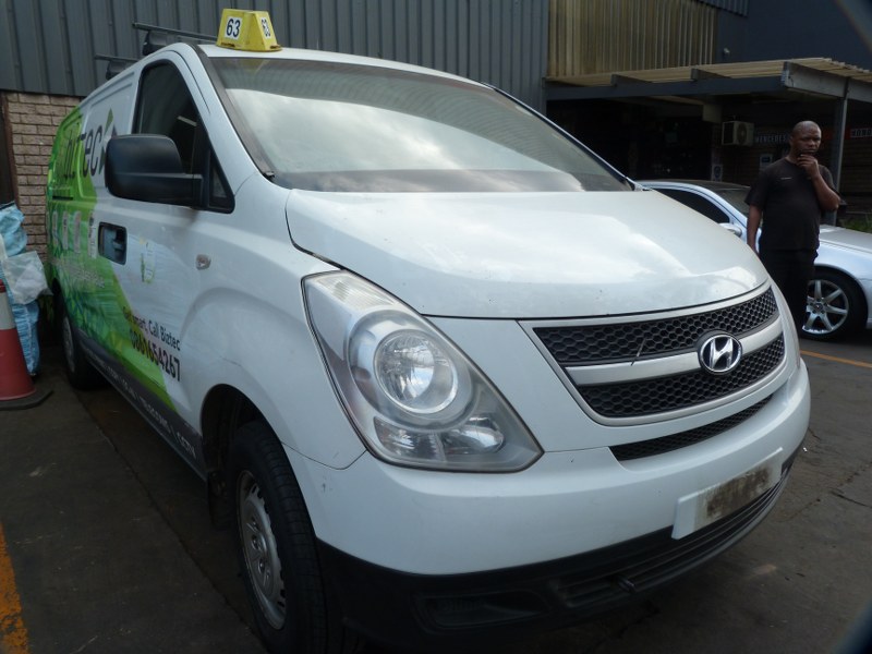 Hyundai H1 2.7 Diesel CRDi Manual White - 2011 STRIPPING FOR SPARES ...