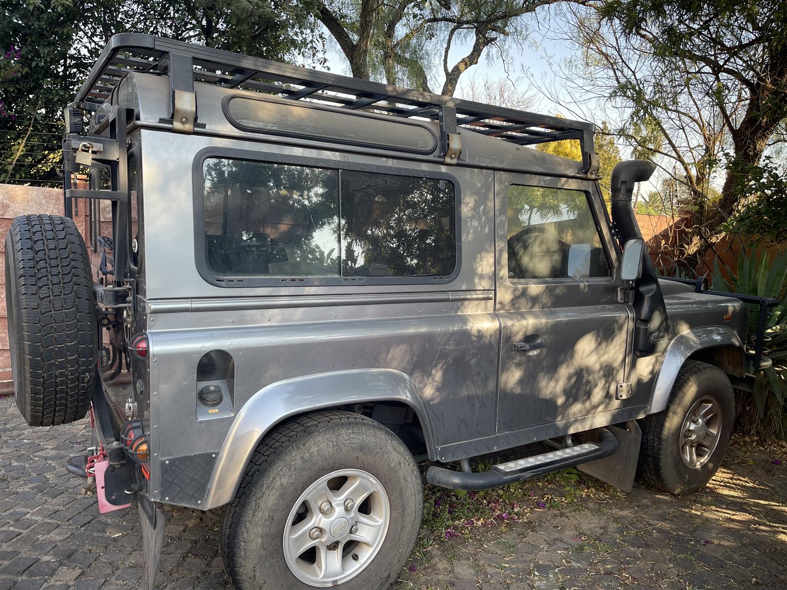 Land Rover Defender Puma 2010