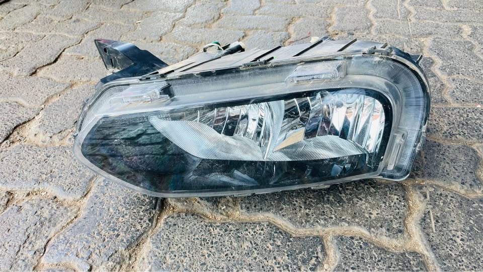 Renault Kwid headlight - Private Seller