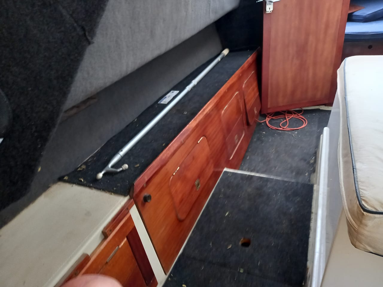 Cabin Cruiser - inboard diesel