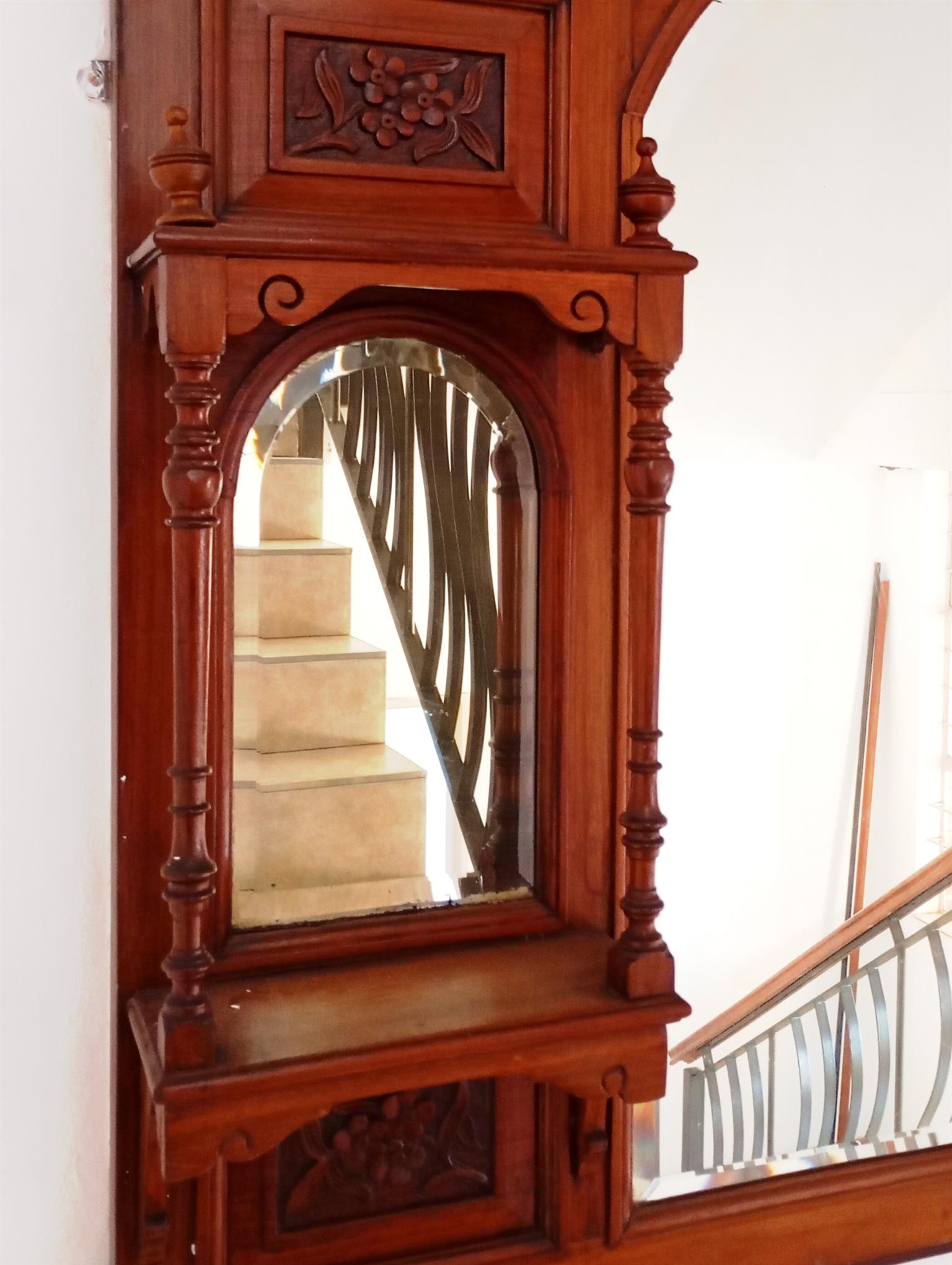 VICTORIAN BACKED MIRROR WITH CANOPY DISPLAY
