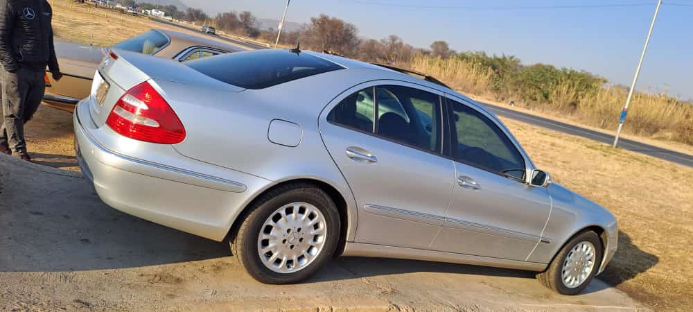 Merc Benz E350 w211 272 stripping for parts - Private Seller Merc Benz E350 w211 272 stripping for parts - Private Seller