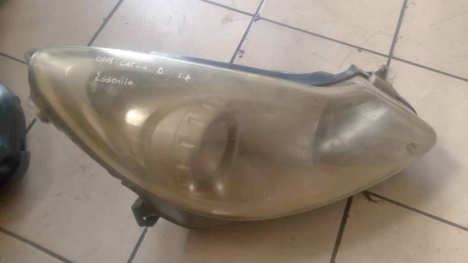 Opel corsa d rhs headlight - Private Seller Opel corsa d rhs headlight - Private Seller