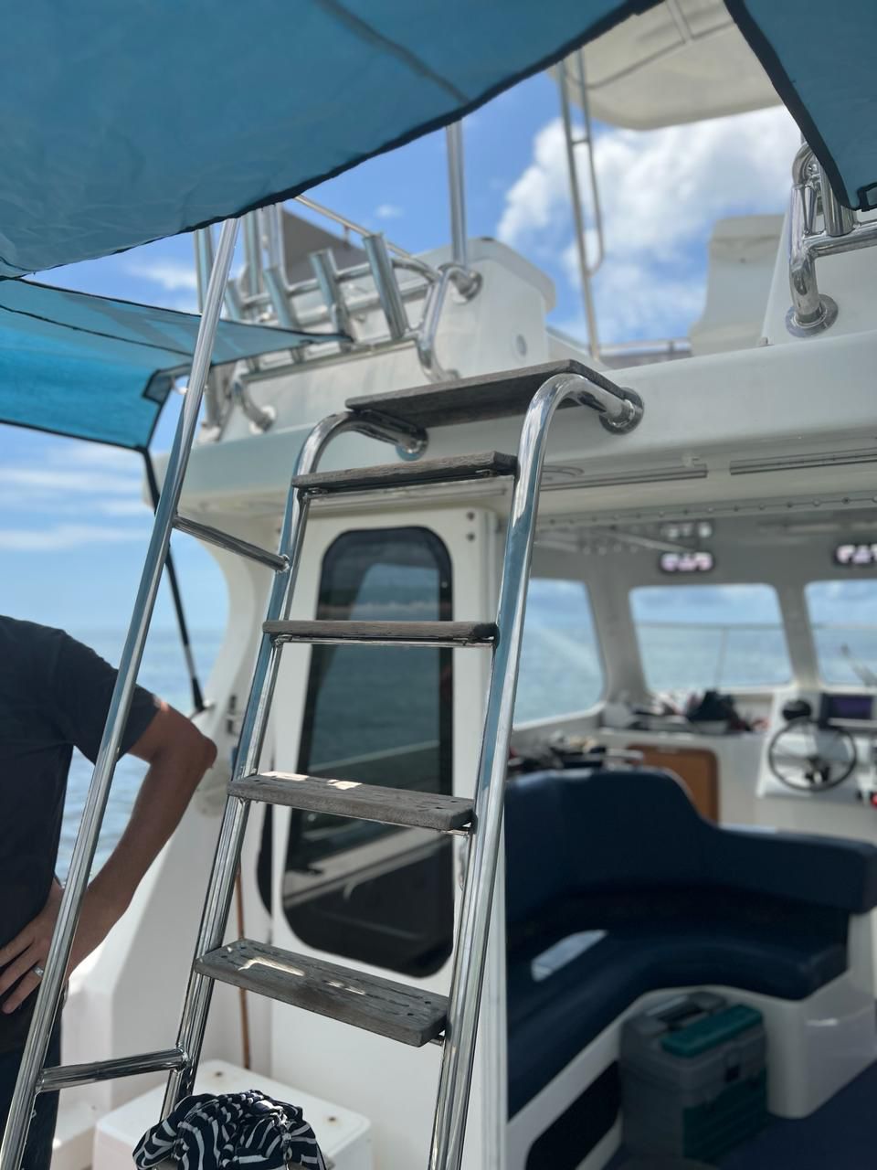 Magnum 32 Boat