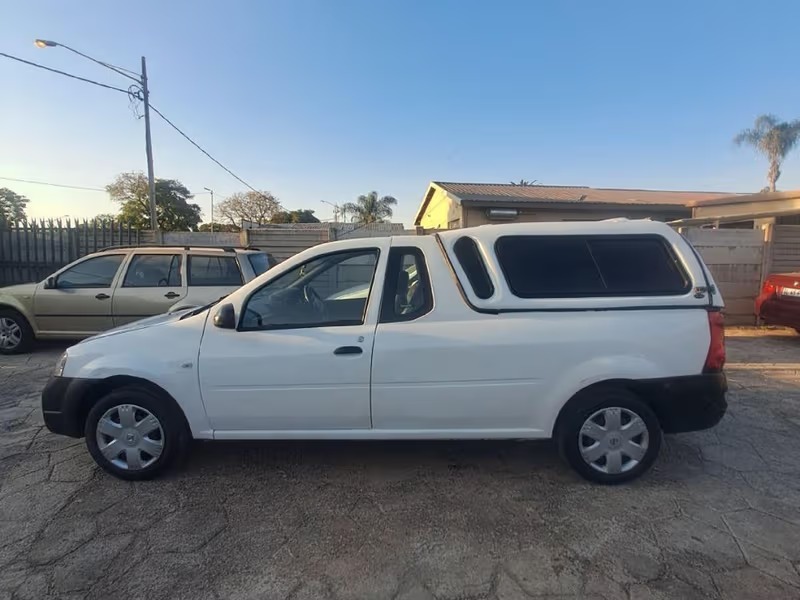 2013 Nissan np200 1.6