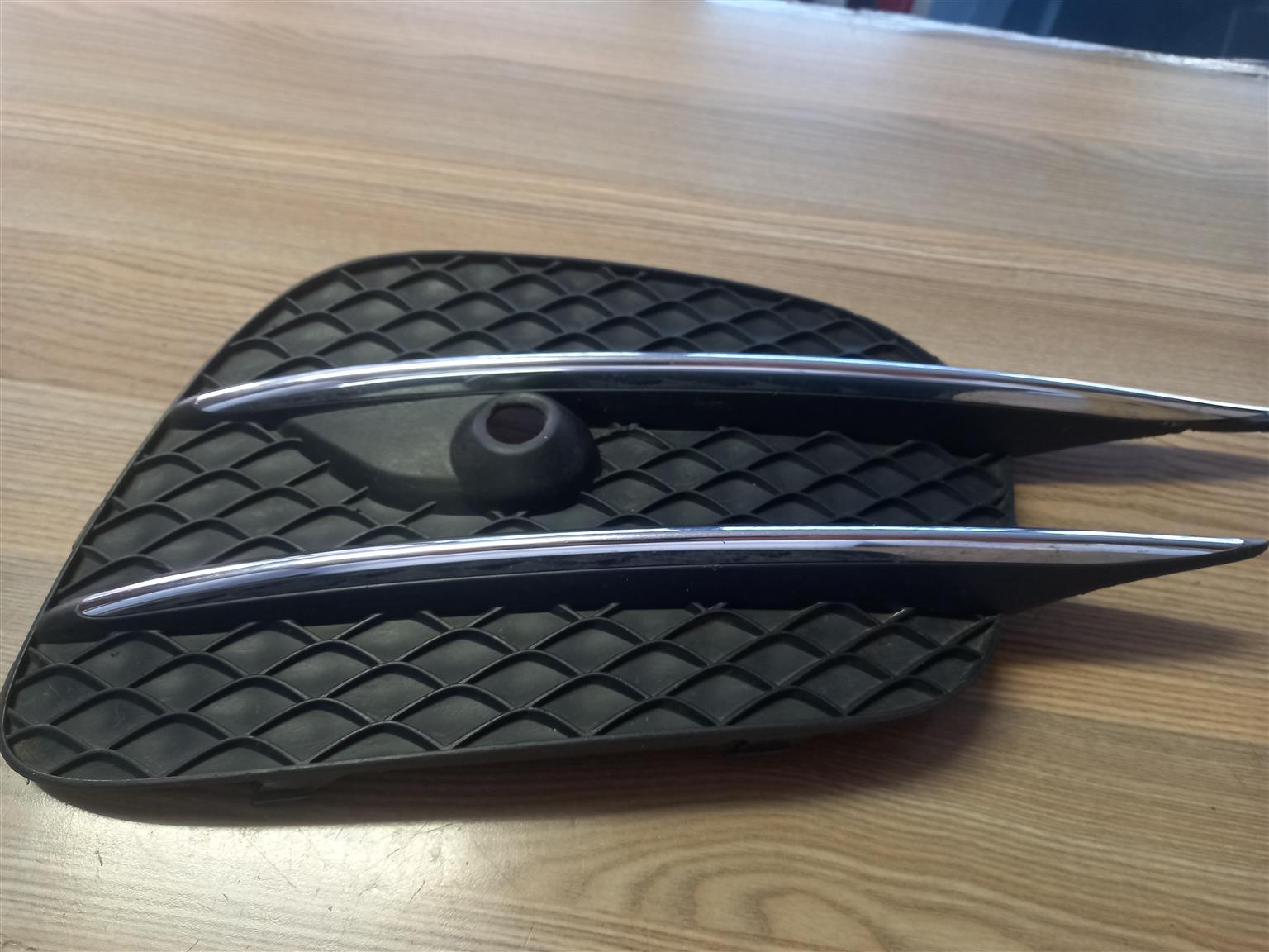 2021 MERCEDE BENZ V-CLASS W447 RIGHT FOGLIGHT COVER FOR SALE - Private Seller 2021 MERCEDE BENZ V-CLASS W447 RIGHT FOGLIGHT COVER FOR SALE - Private Seller