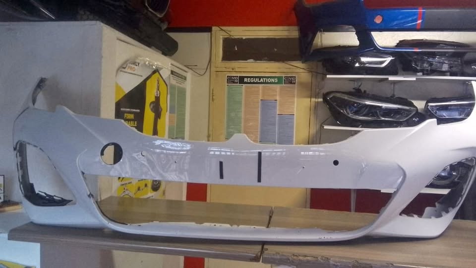 2021 BMW G20 3 SERIES FRONT BUMPER FOR SALE SUPER CLEAN - Private Seller 2021 BMW G20 3 SERIES FRONT BUMPER FOR SALE SUPER CLEAN - Private Seller