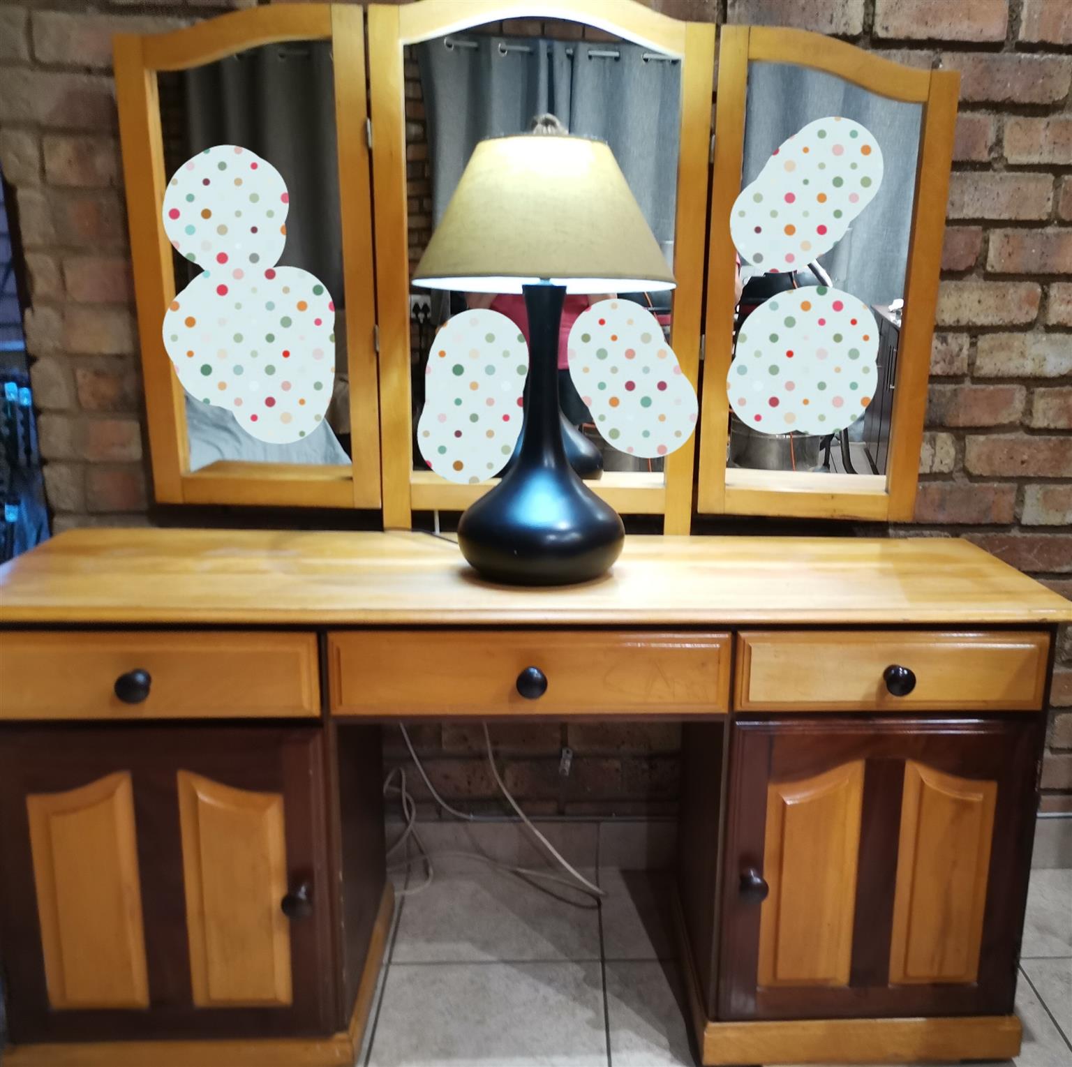 Embuia dressing table