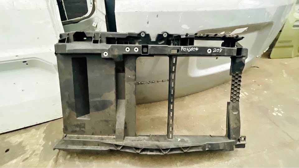 Peugeot 208 cradle - Private Seller Peugeot 208 cradle - Private Seller