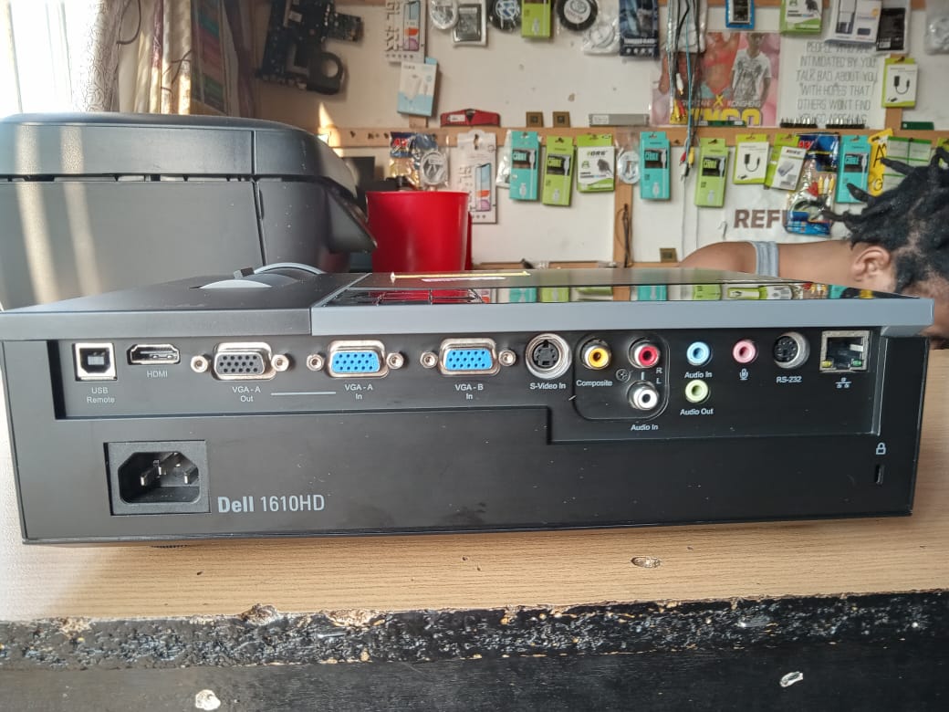 Dell 1610HD Standard Series HD Ready (1280 x 800) Projector