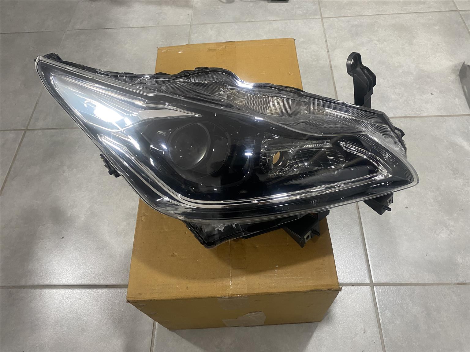 2025 TOYOTA STARLET HEADLIGHT RIGHT SIDE FOR SALE. IN EXCELLENT CONDITION - Private Seller 2025 TOYOTA STARLET HEADLIGHT RIGHT SIDE FOR SALE. IN EXCELLENT CONDITION - Private Seller