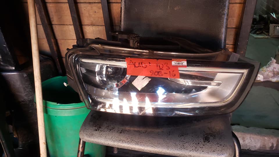 Audi Q3 Xenon Headlight 2013 - Private Seller Audi Q3 Xenon Headlight 2013 - Private Seller