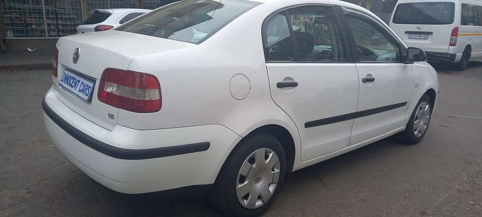 2004 VW POLO CLASSIC 1.6 SEDAN PETROL, MANUAL, WHITE COLOUR, MILEAGE 91000KM