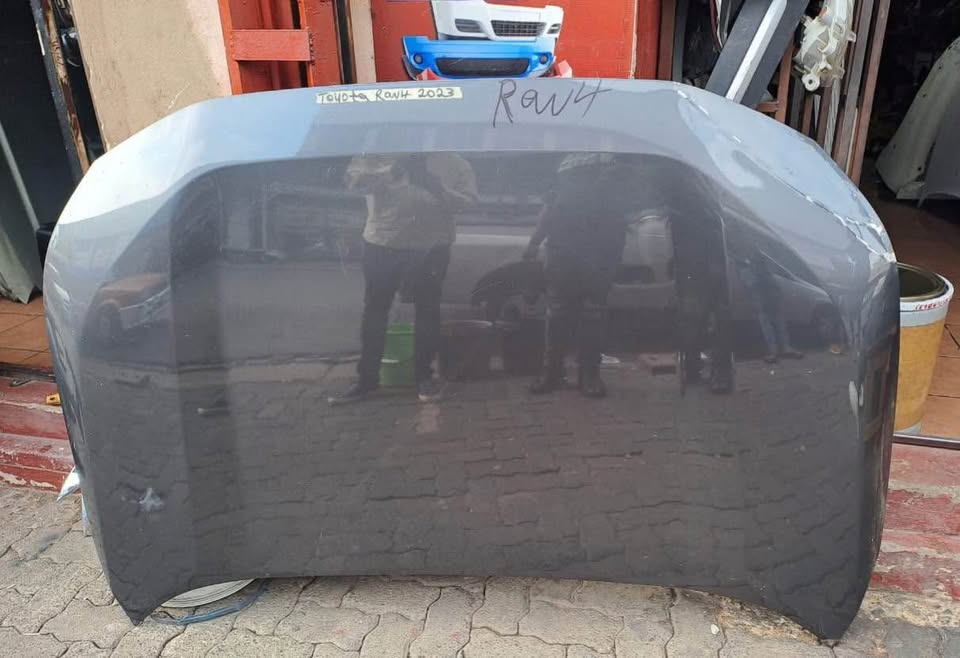 Toyota RAV4 bonnet 2023 - Private Seller Toyota RAV4 bonnet 2023 - Private Seller
