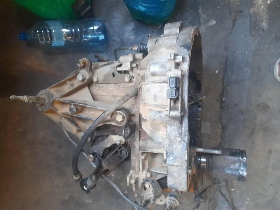 NISSAN NP200 1.6 GEARBOX AVAILABLE