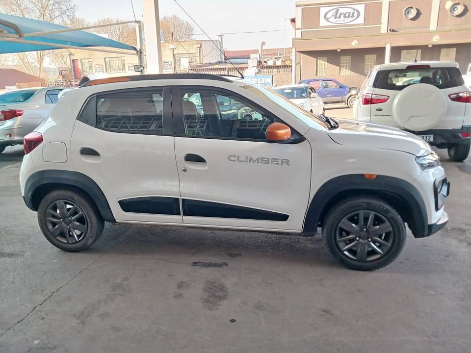 2024 RENAULT KWID CLIMBER 1.0  Transmission: Automatic  Mileage: 21000km Fueltype: Petrol  White