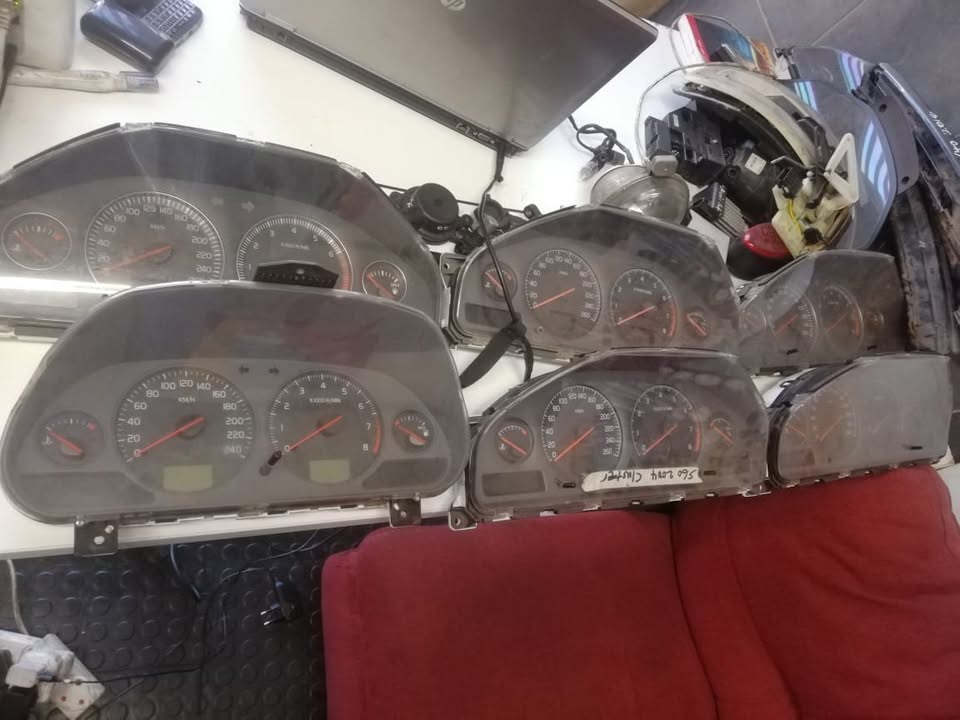 OEM Volvo instrument cluster for sale - Private Seller