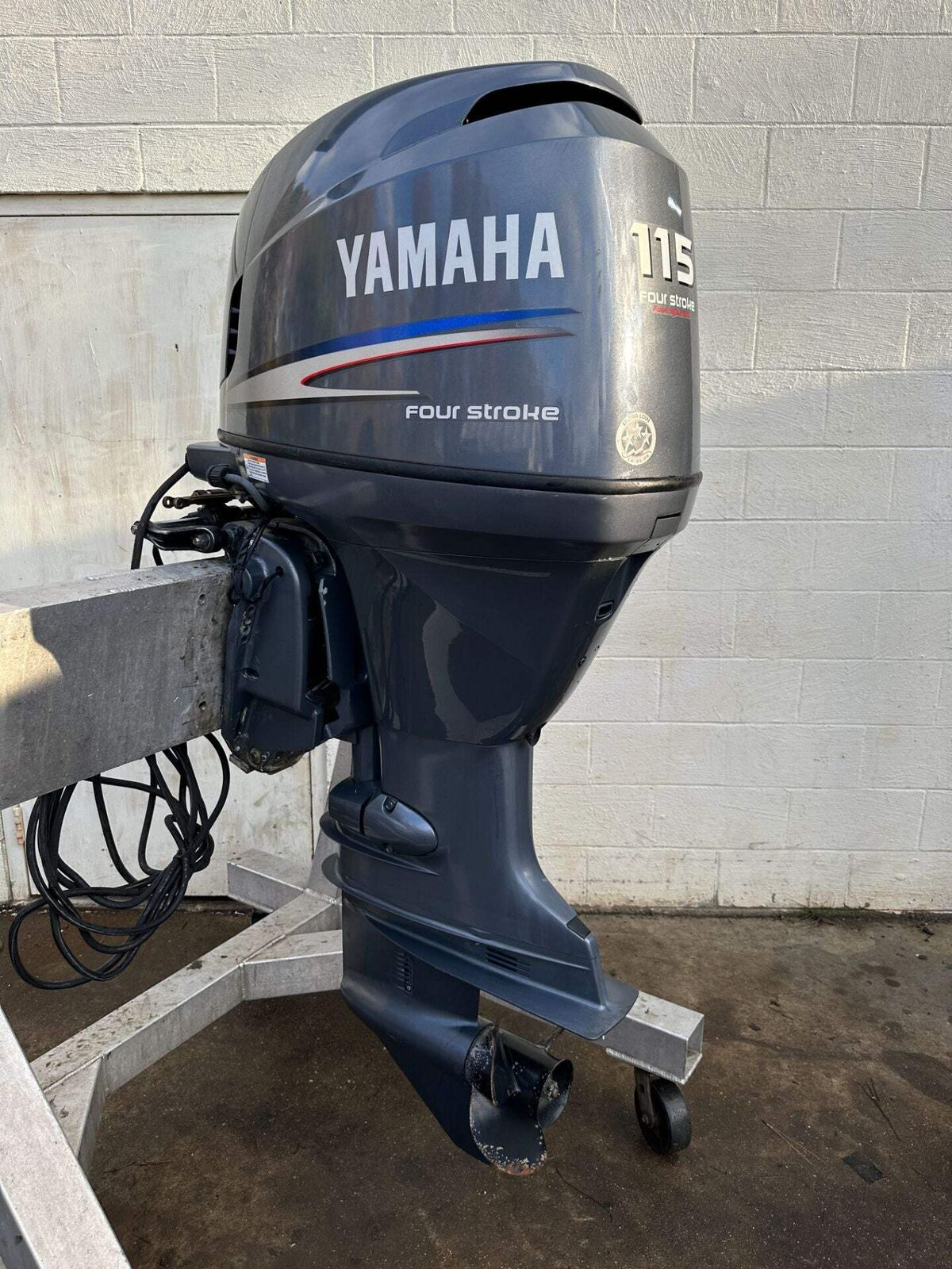 2009 Yamaha 115HP 4 Stroke Outboard Engine 25" Shaft - 297 Hours