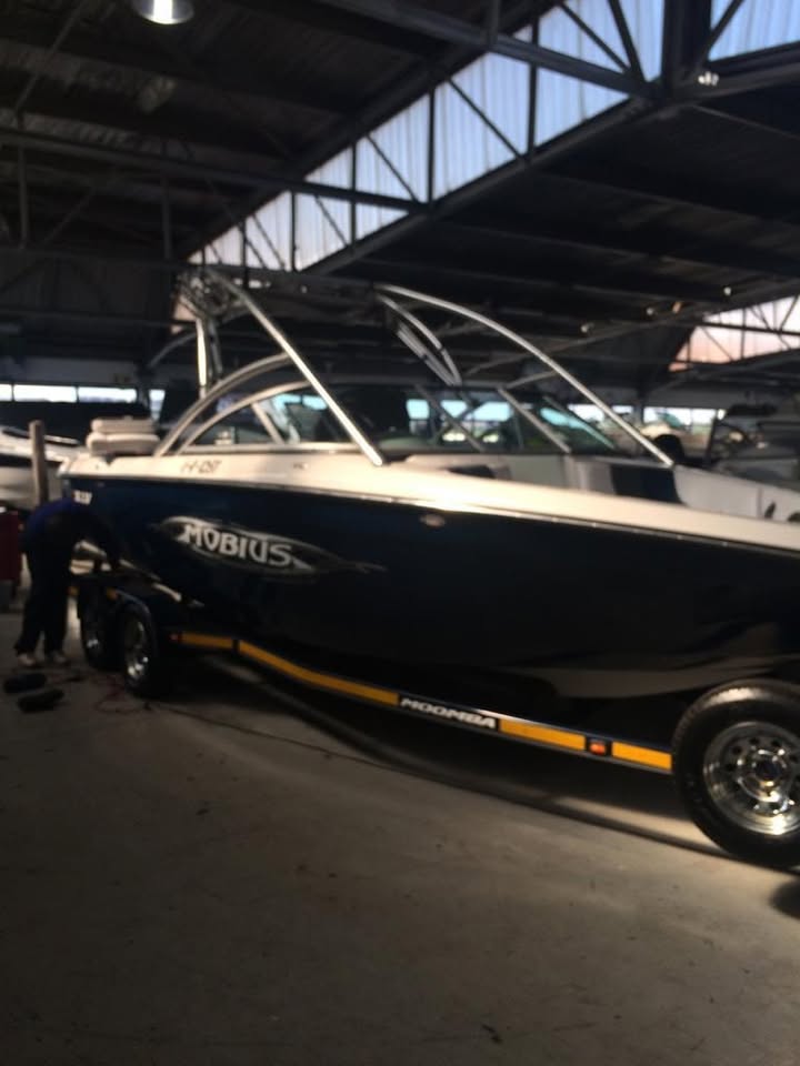 Moomba Mobius Gravity Games XLV 325hp 5.7L, V8, EFI with only 78 hours!!!