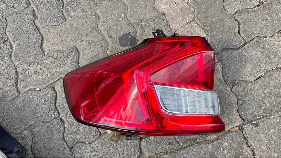 Suzuki Ertiga taillight - Private Seller Suzuki Ertiga taillight - Private Seller
