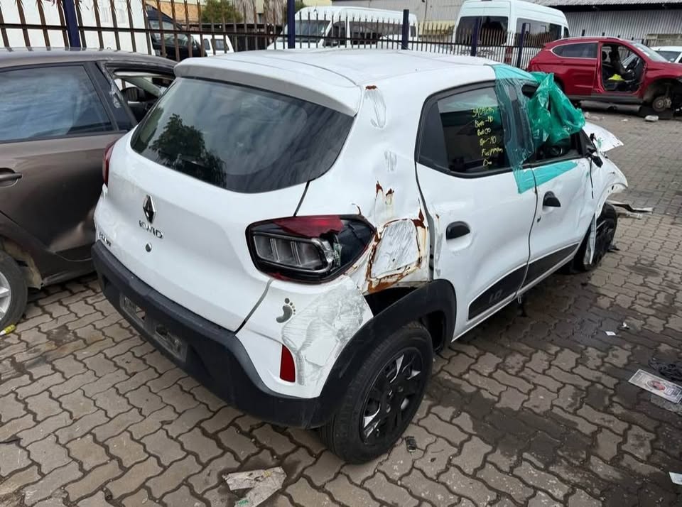 Renault kwid stripping for spares - Private Seller