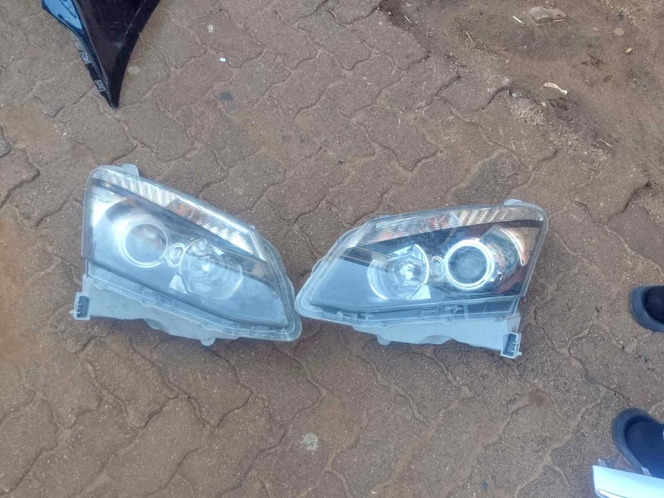 Isuzu dmax headlights - Private Seller Isuzu dmax headlights - Private Seller