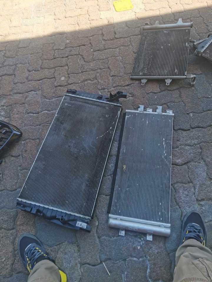BMW F40, F45, F44, X1 F48, X2 F49, F38, F38 and mini Cooper F60 water Radiator and condesnser - Private Seller BMW F40, F45, F44, X1 F48, X2 F49, F38, F38 and mini Cooper F60 water Radiator and condesnser - Private Seller