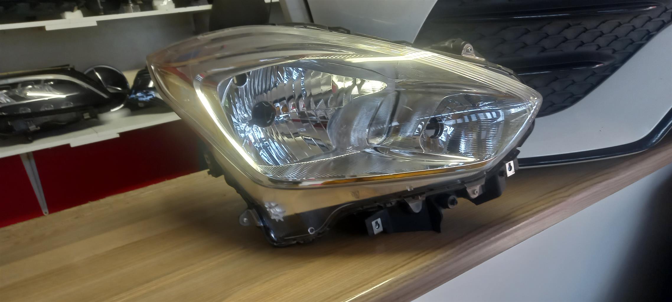 2022 SUZUKI SWIFT HEADLIGHT RIGHTSIDE - Private Seller 2022 SUZUKI SWIFT HEADLIGHT RIGHTSIDE - Private Seller