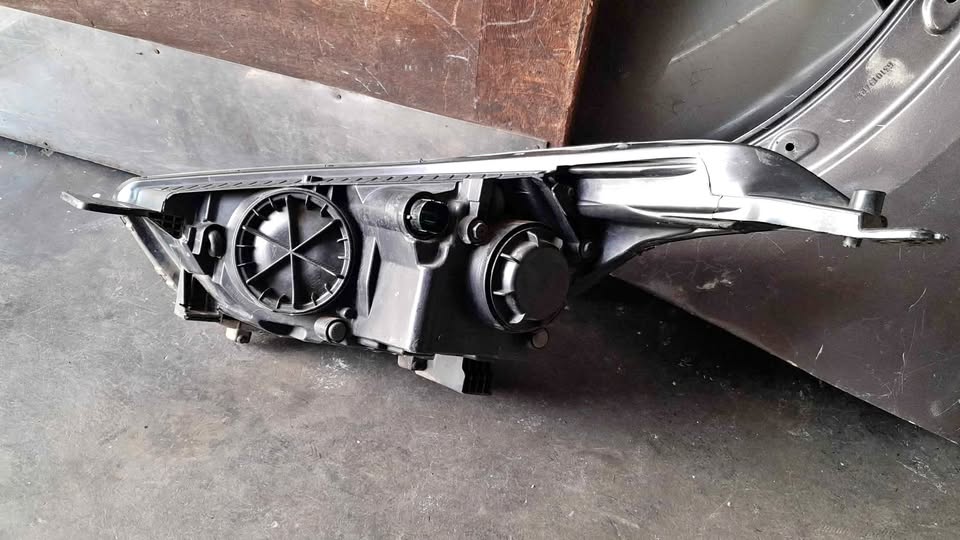 HYUNDAI CRETA HEADLIGHT RIGHT SIDE 2017 TO 2021 MODEL - Private Seller HYUNDAI CRETA HEADLIGHT RIGHT SIDE 2017 TO 2021 MODEL - Private Seller