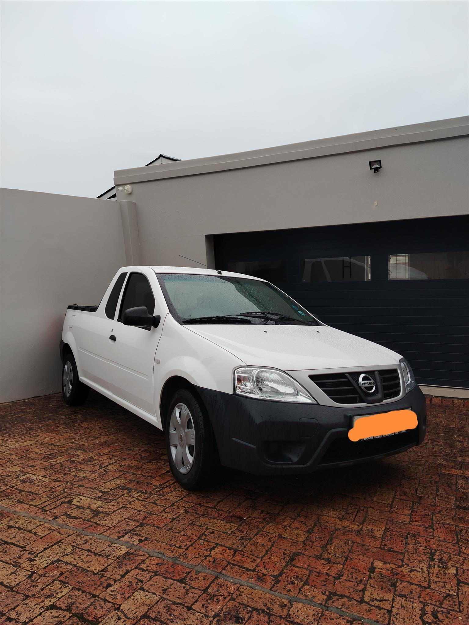 Nissan Np200 bakkie 1.6 safety pack