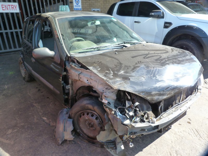 Renault Clio II 1.2 16V Manual Black - 2005 STRIPPING FOR SPARES - Private Seller Renault Clio II 1.2 16V Manual Black - 2005 STRIPPING FOR SPARES - Private Seller