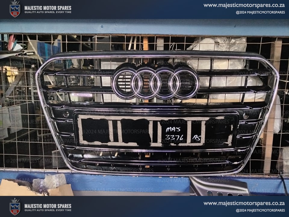Second-Hand Audi A5 Main Grill for Sale - Private Seller Second-Hand Audi A5 Main Grill for Sale - Private Seller