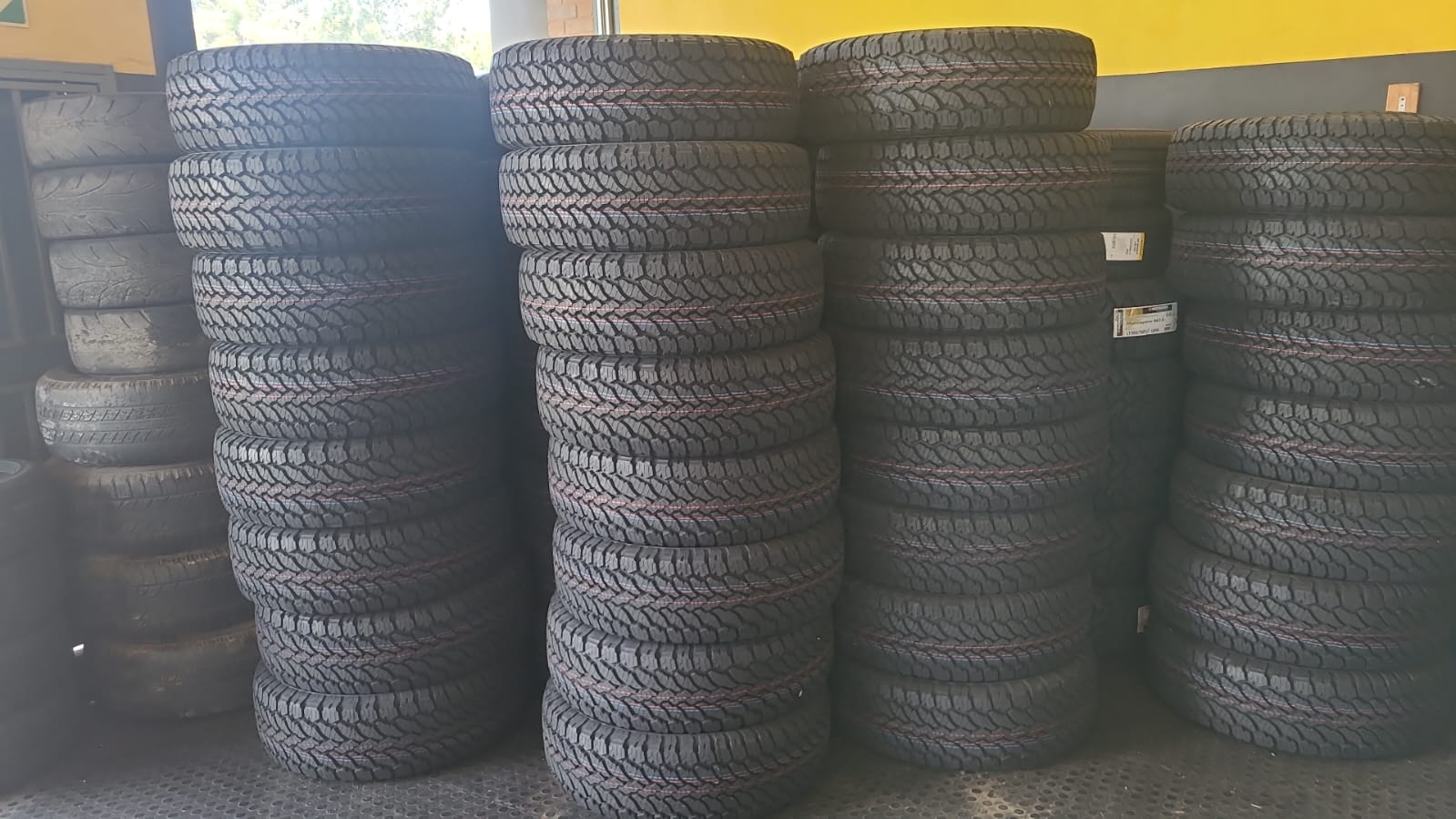 285/70/17 General Grabber AT3 brand new for - Private Seller