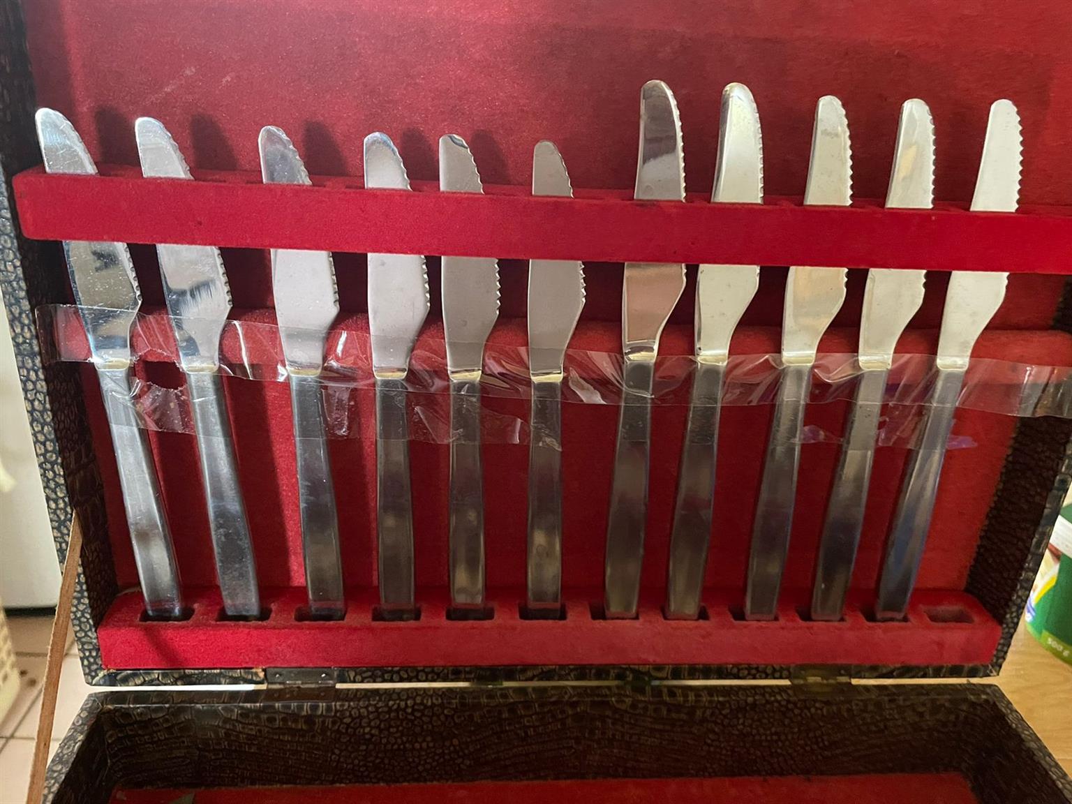 48 piece cutlery set