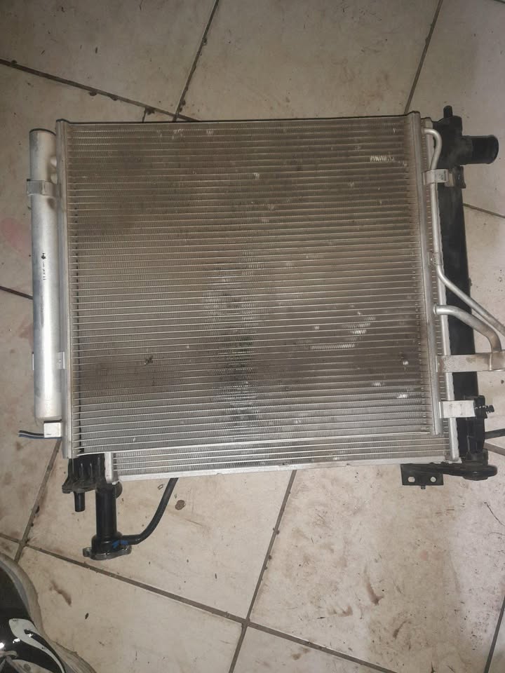 HYUNDAI I10 GRAND RADIATOR SET AVAILABLE - Private Seller HYUNDAI I10 GRAND RADIATOR SET AVAILABLE - Private Seller