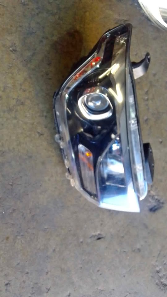 Hyundai H1 xenon headlight - Private Seller Hyundai H1 xenon headlight - Private Seller