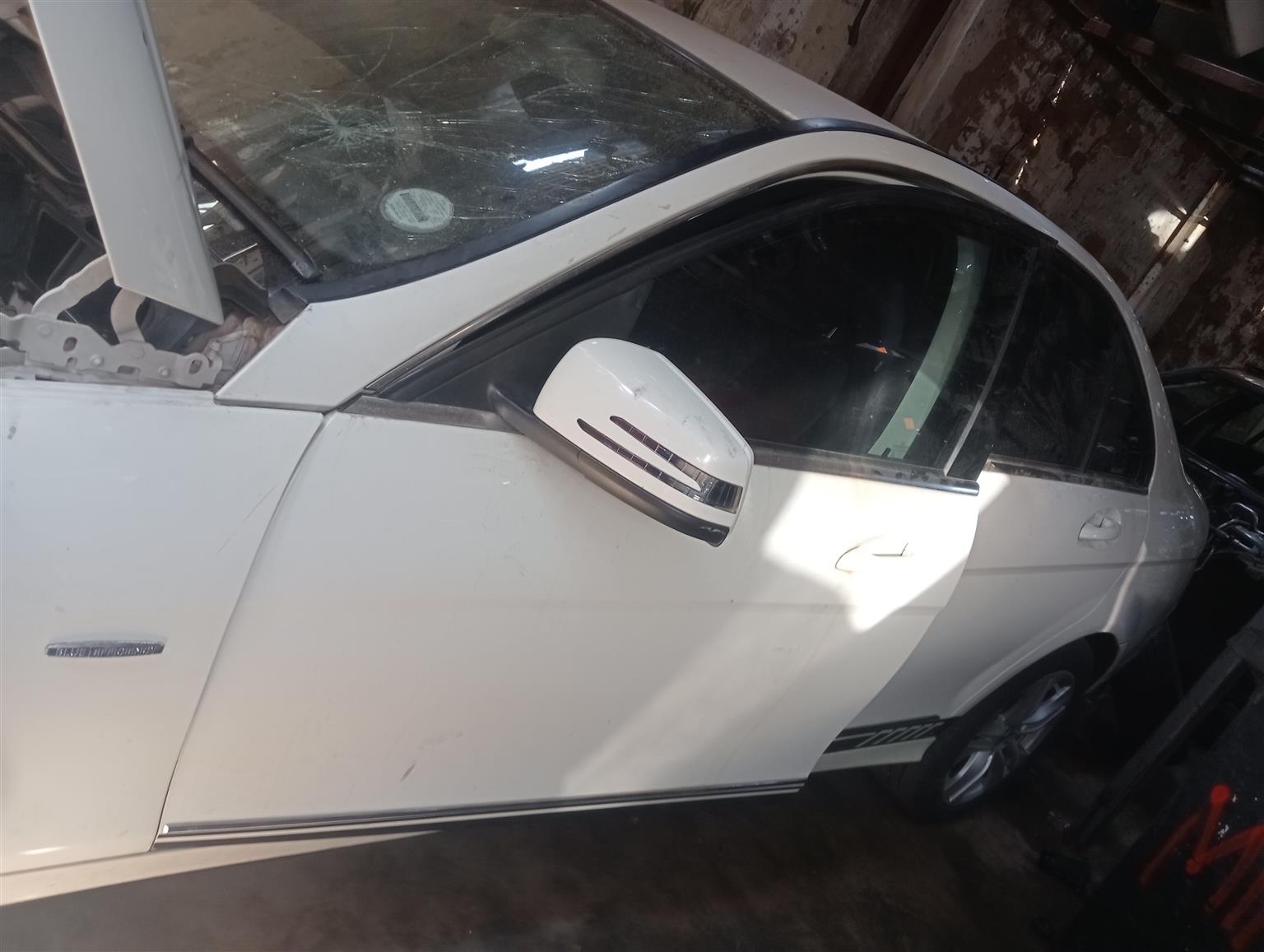 MERCEDES BENZ W204 C180 FACELIFT ENGINE M271 CGI PETROL - Private Seller