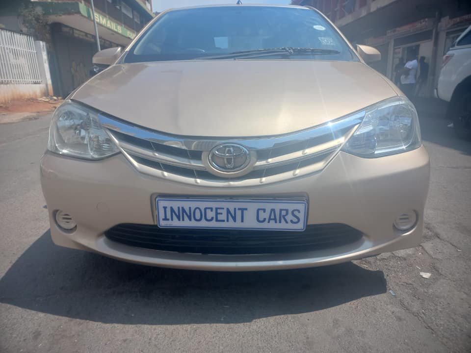 2014 TOYOTA ETIOS 1.5 PETROL ENGINE, MANUAL TRANSMISSION,  GOLD IN COLOR