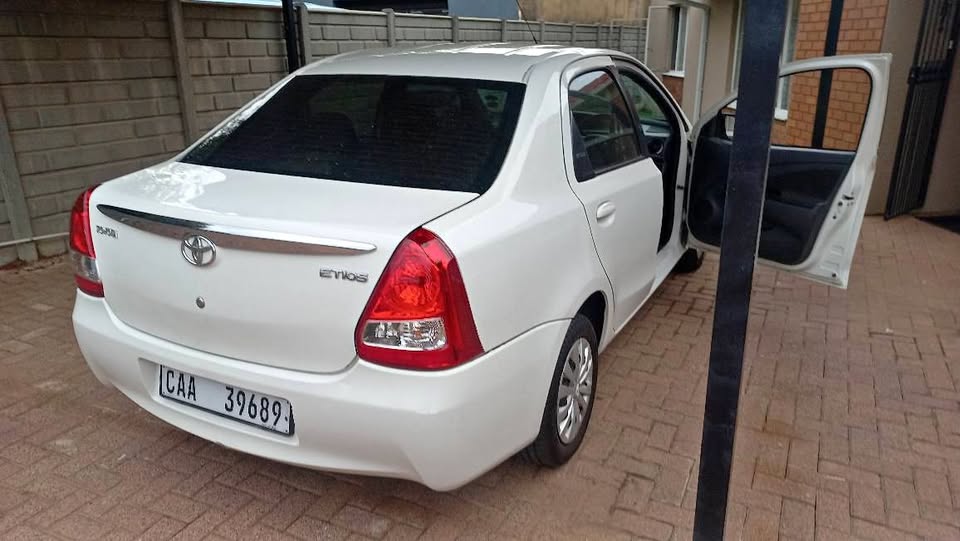 TOYOTA ETIOS SEDAN